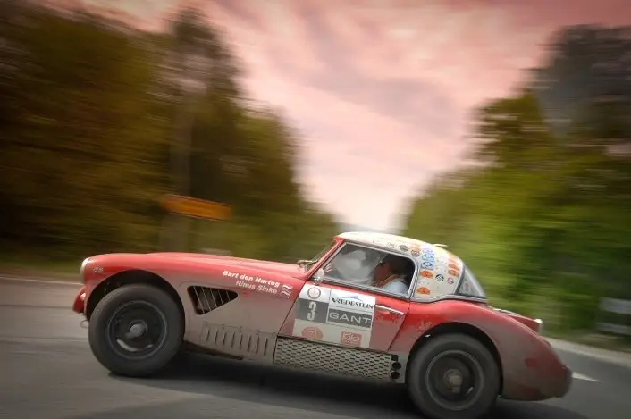 Austin Healey Rinus Sinke rallywagen rood